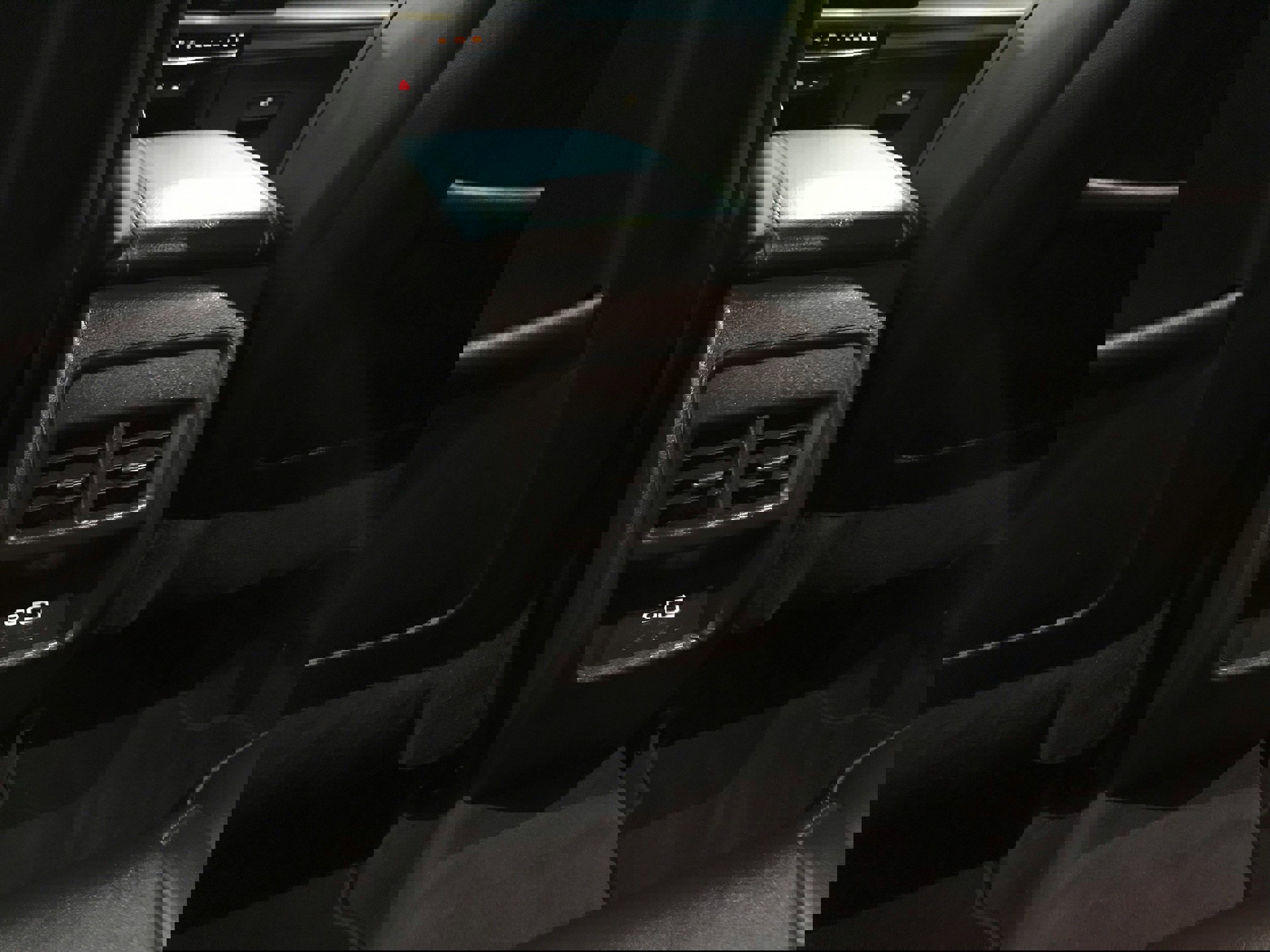 Used 2025 Cadillac XT4 Premium Luxury image 18