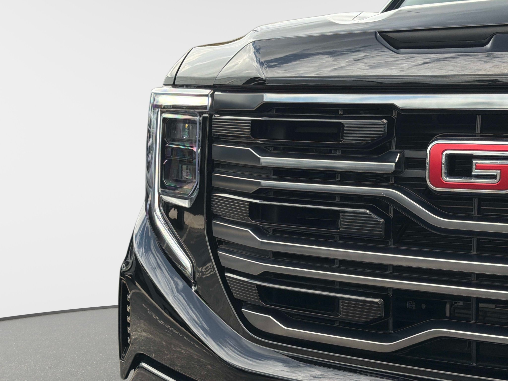 Used 2025 GMC Sierra 1500 AT4 w/ AT4 Premium Package AWD/4WD image 14