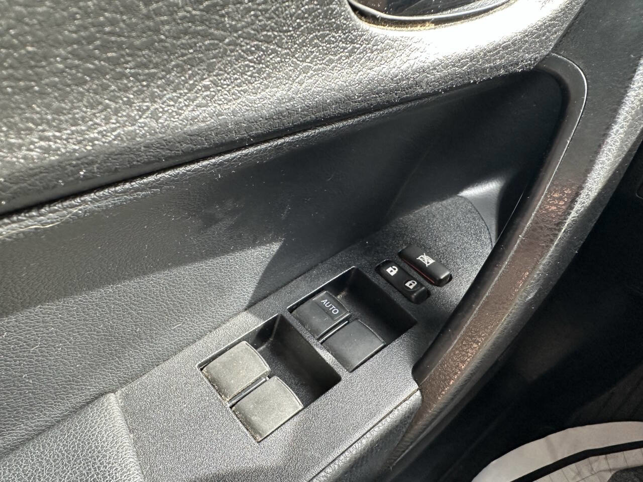 Used 2016 Toyota Corolla S w/ Body Protection Package #1 FWD image 18