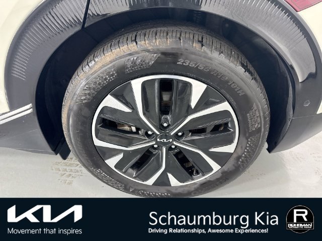 Used 2024 Kia EV6 Wind w/ Wind Technology Package AWD/4WD image 5