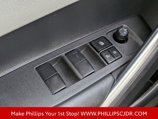 Used 2024 Toyota Corolla Cross L FWD image 19