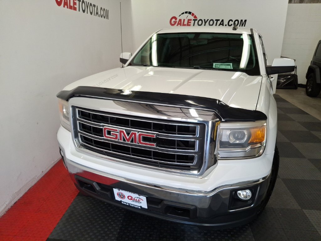 Used 2015 GMC Sierra 1500 SLE w/ SLE Value Package AWD/4WD image 2