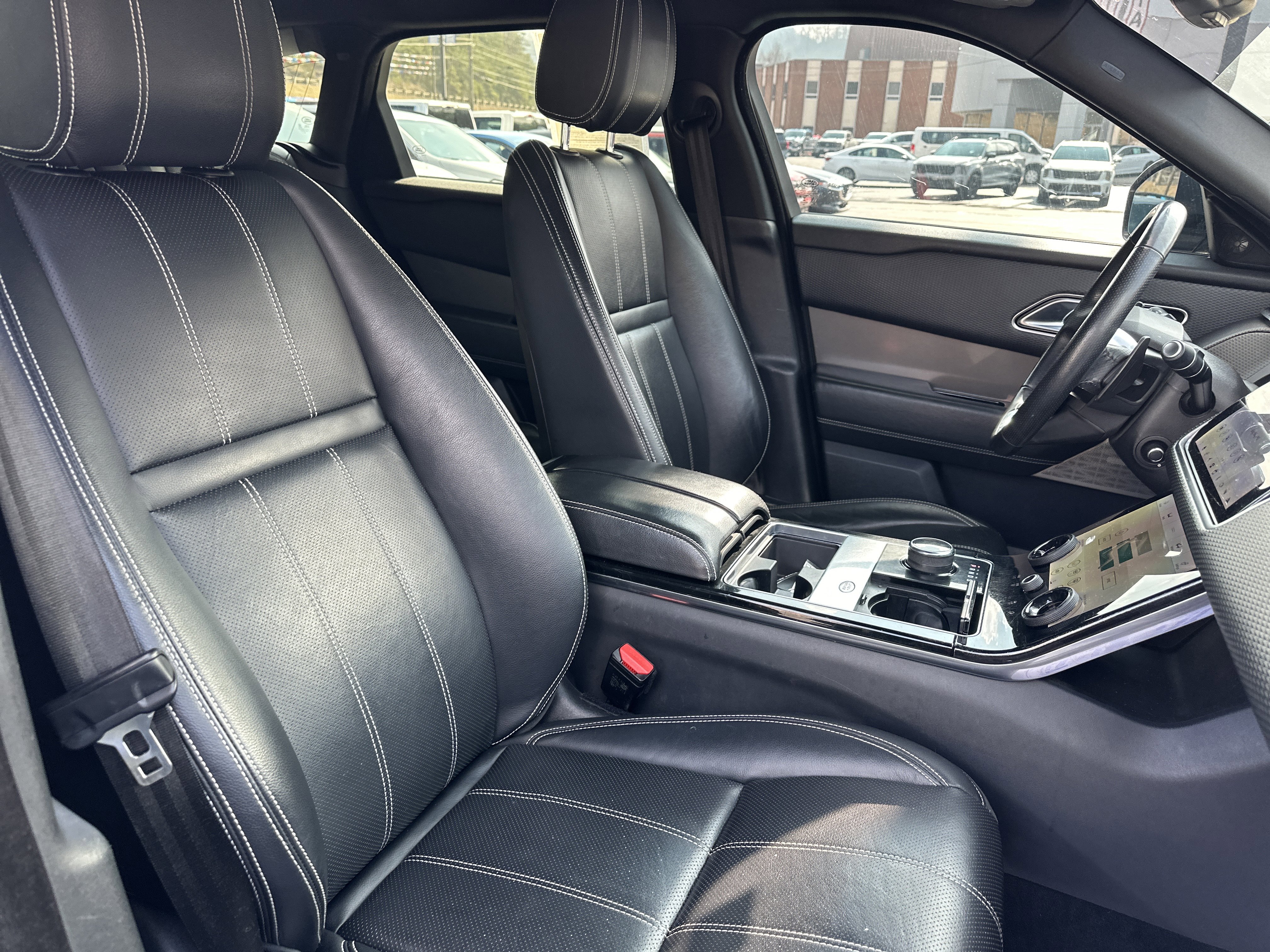 Used 2020 Land Rover Range Rover Velar S image 21