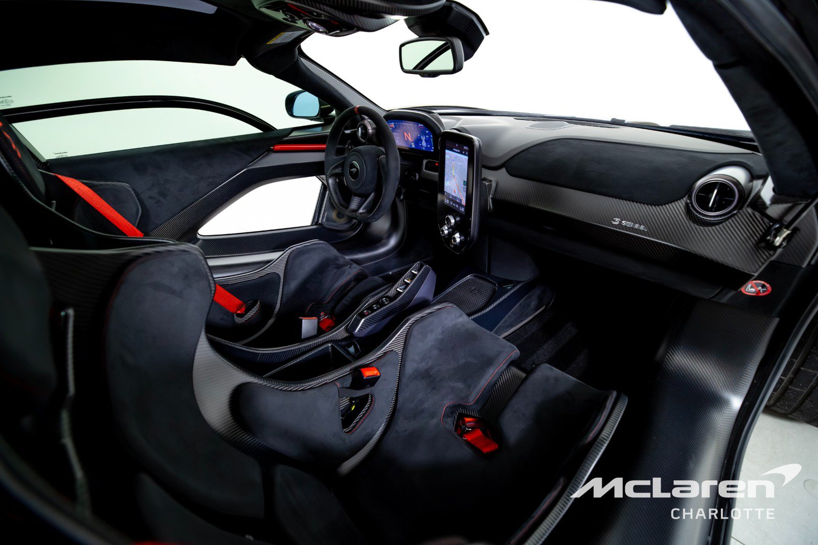 Used 2019 McLaren Senna RWD image 19