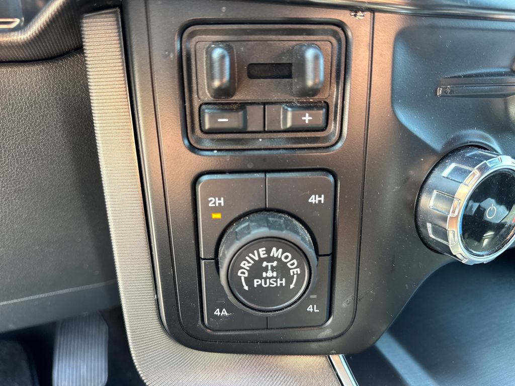 Used 2024 Ford F150 Platinum w/ FX4 Off-Road Package AWD/4WD image 31