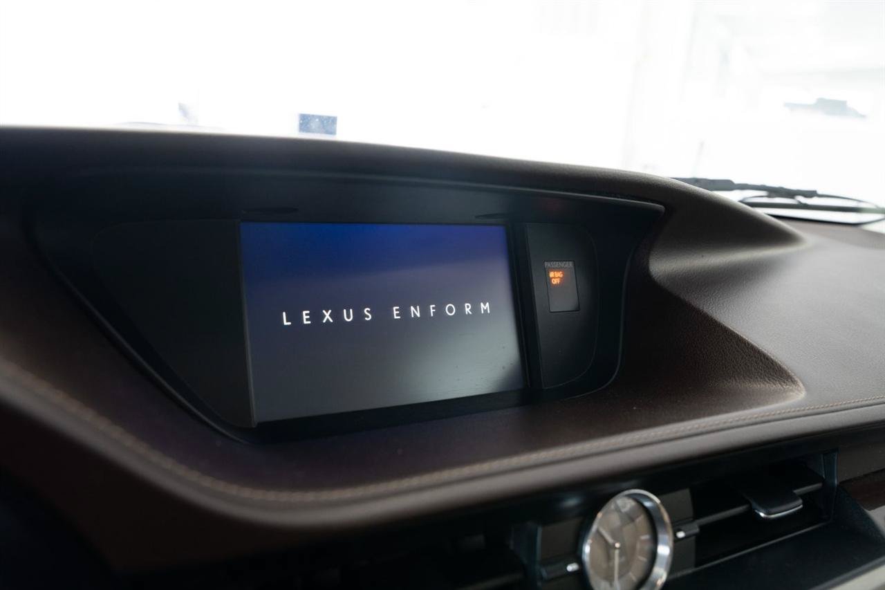 Used 2017 Lexus ES 350 w/ Navigation System Package FWD image 19