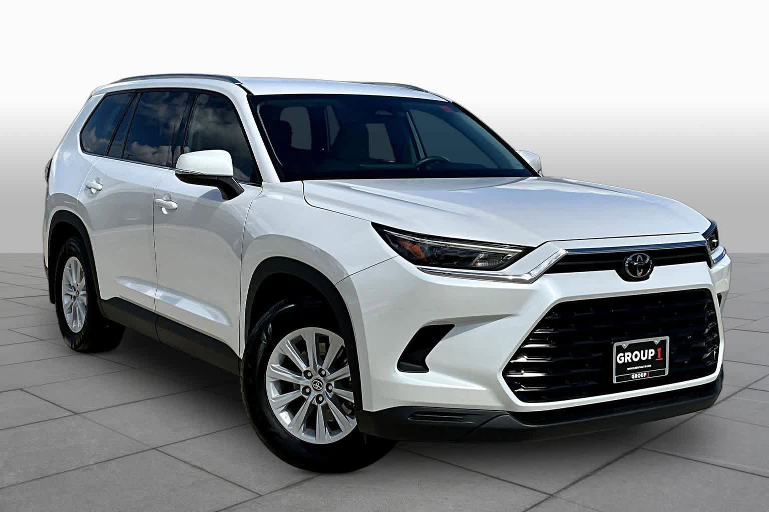 Used 2024 Toyota Grand Highlander XLE image 3