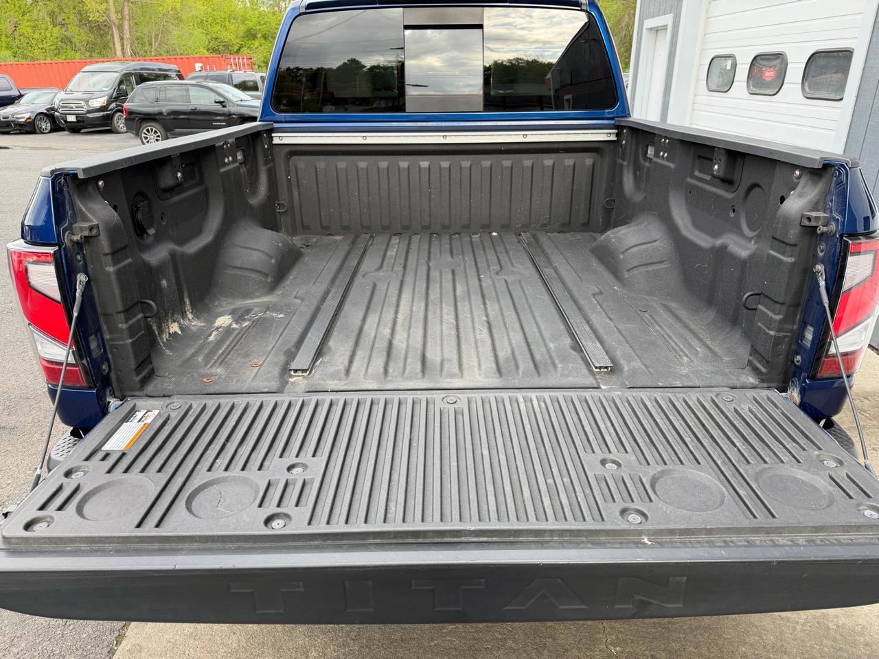 Used 2021 Nissan Titan SL w/ Moonroof Package AWD/4WD image 25