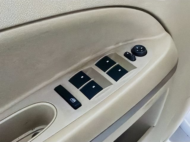 Used 2009 Chevrolet HHR LT FWD image 13