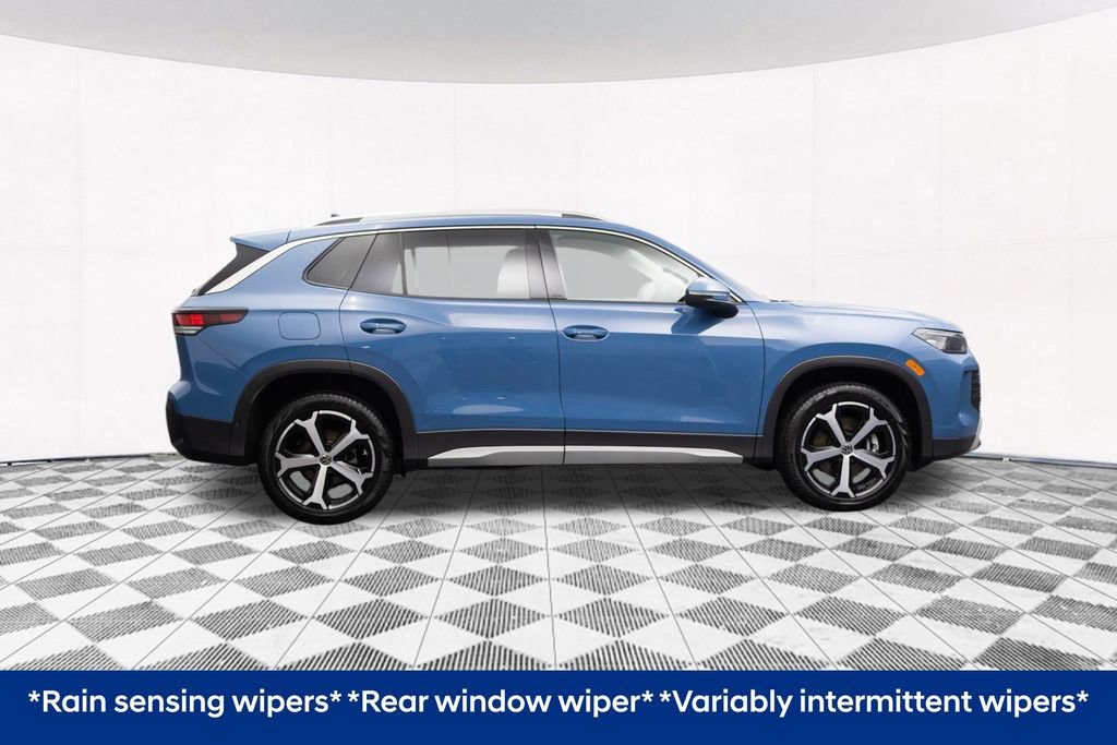 Used 2025 Volkswagen Tiguan SE image 10