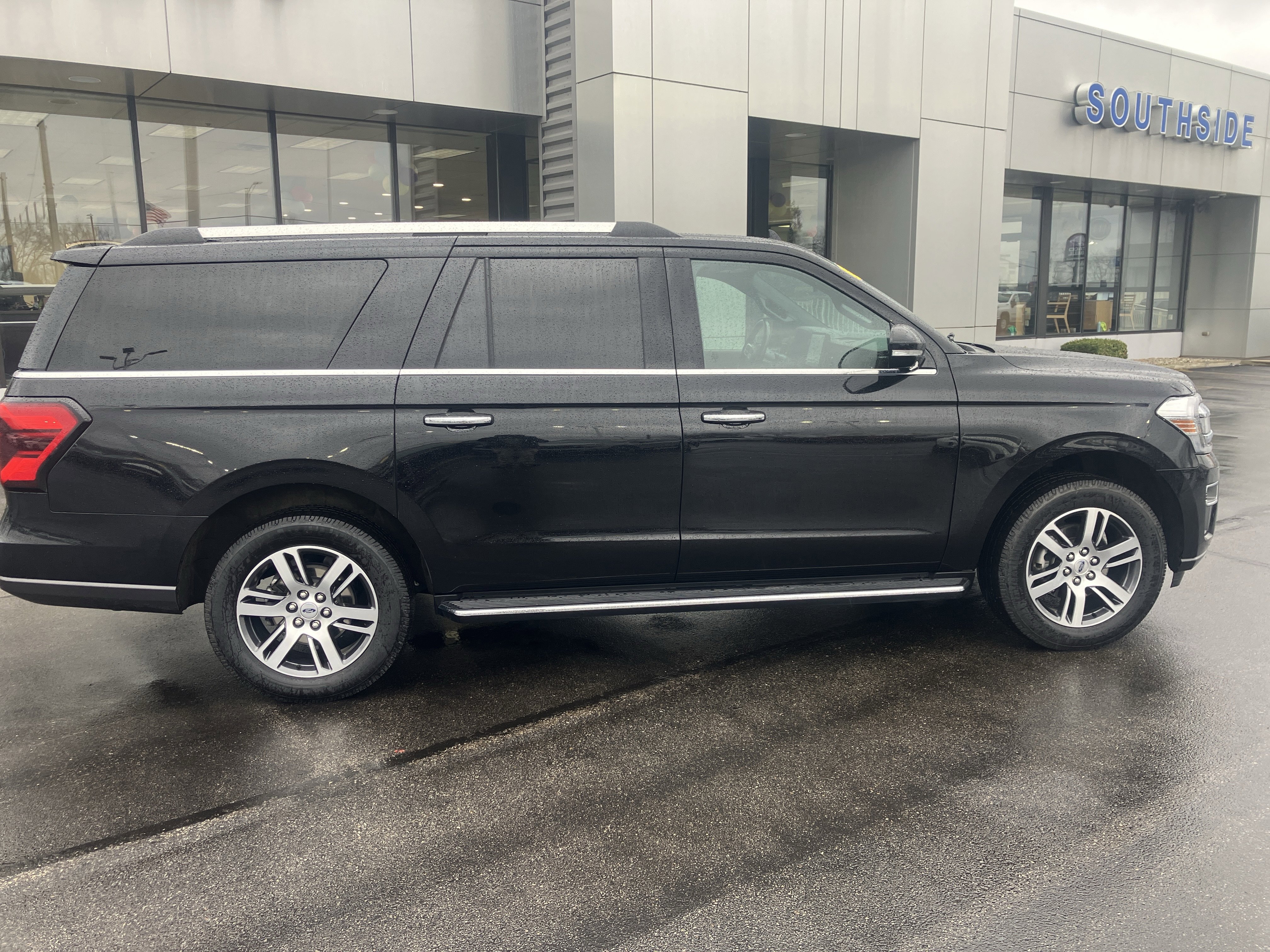 Certified 2022 Ford Expedition Max Limited image 8