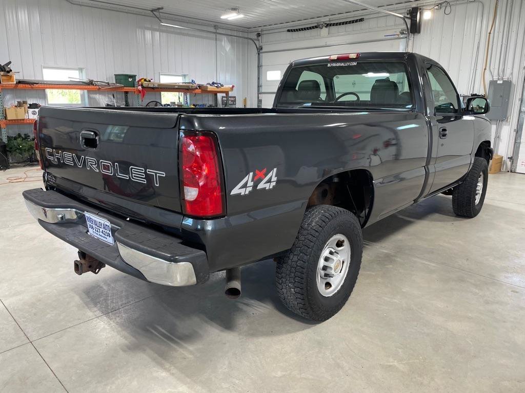 Used 2004 Chevrolet Silverado 2500 W/T w/ Skid Plate Package AWD/4WD image 7