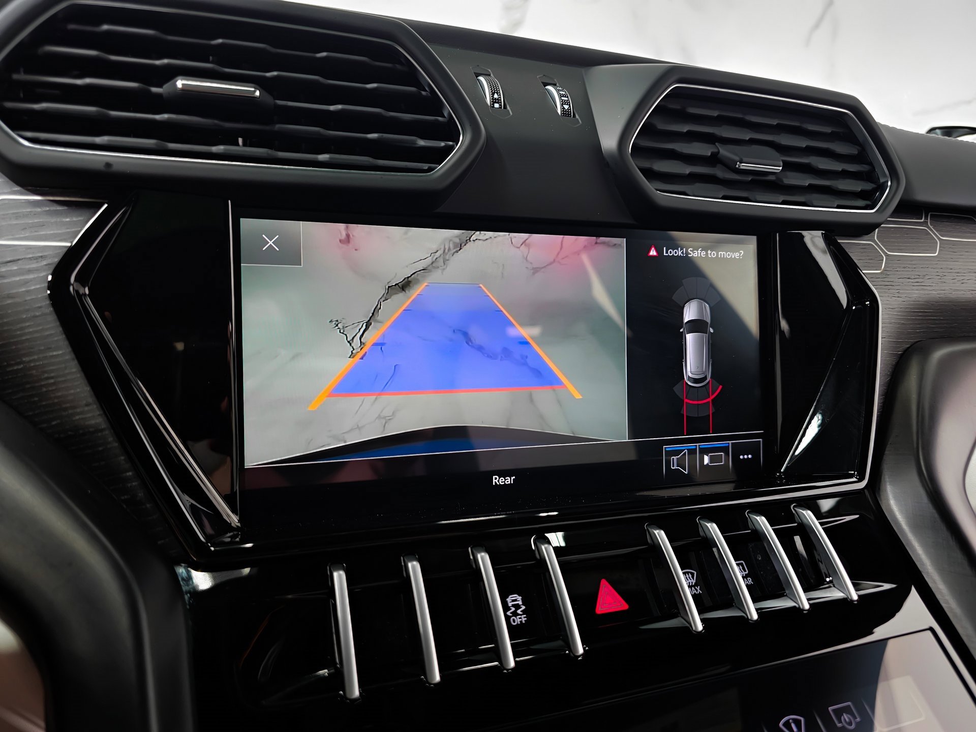 Used 2021 Lamborghini Urus image 38