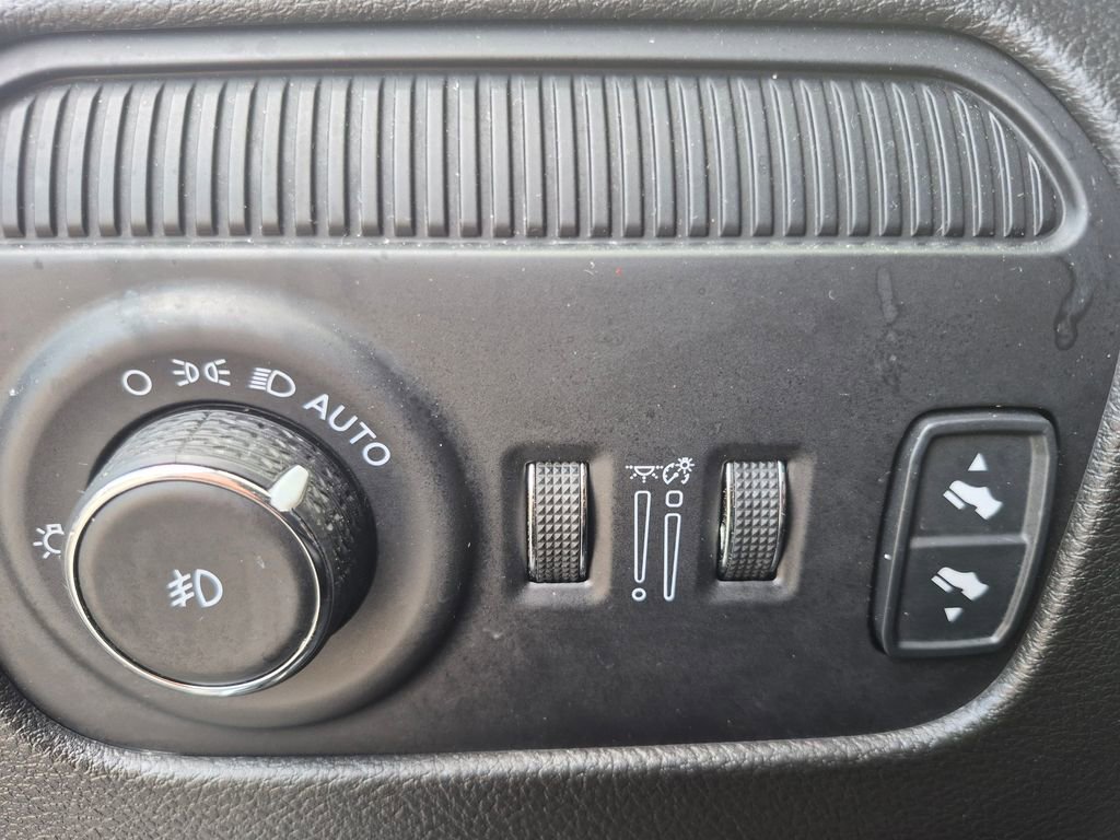 Used 2024 Jeep Wagoneer L Series II w/ Flexible Seating Group image 14