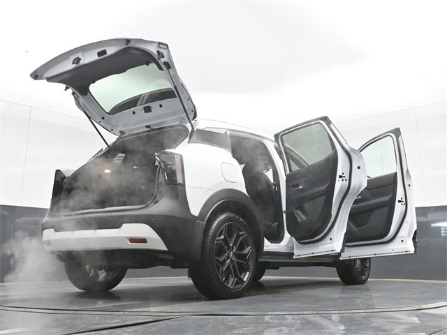 Used 2025 Nissan Kicks SR image 56