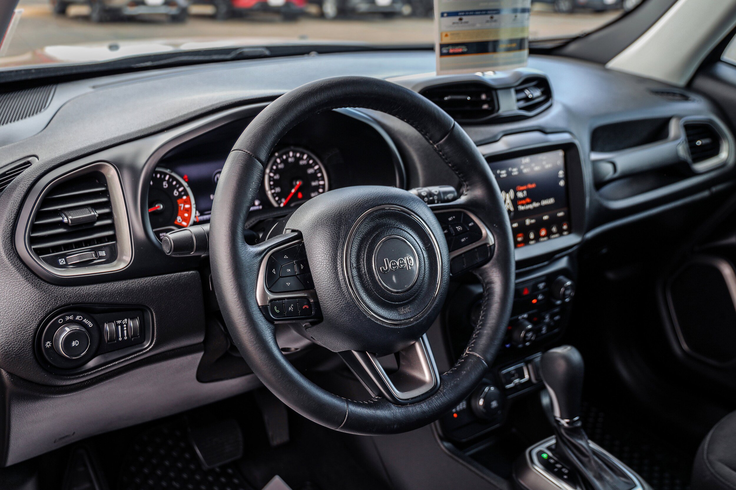 Used 2022 Jeep Renegade Latitude w/ Convenience Group AWD/4WD image 9