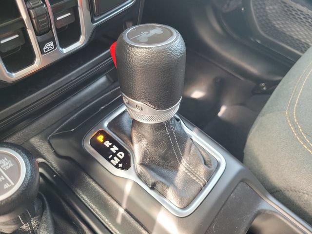 Used 2024 Jeep Wrangler Unlimited Sahara AWD/4WD image 20