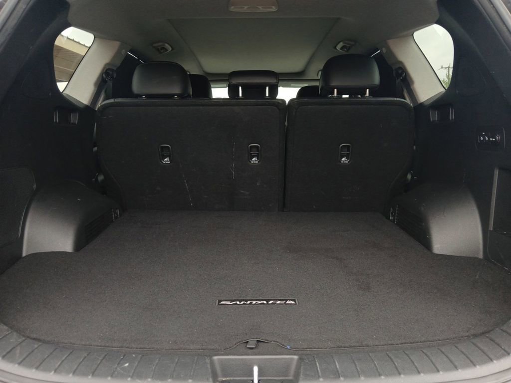 Used 2023 Hyundai Santa Fe Limited w/ Cargo Package image 16