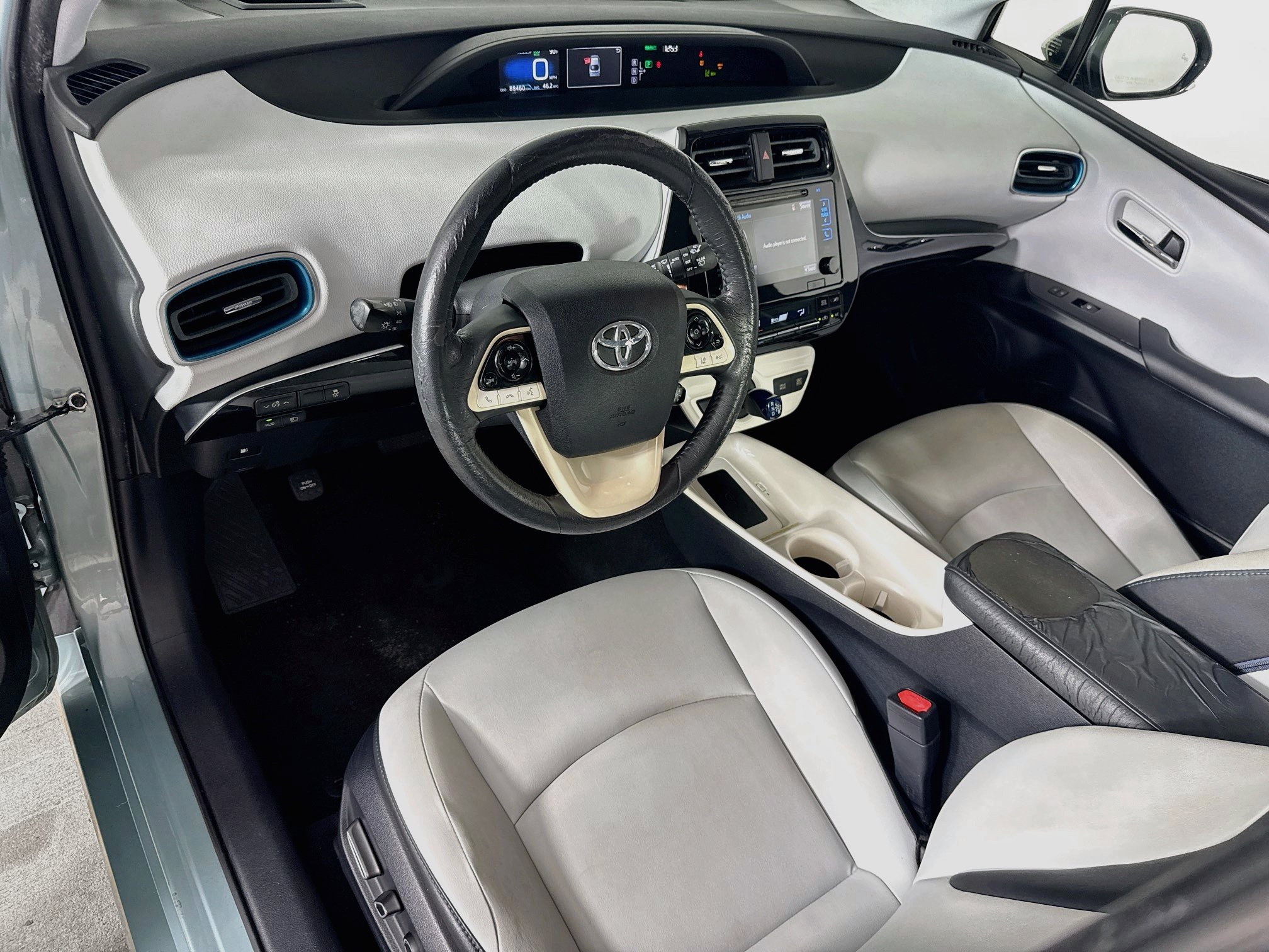 Used 2017 Toyota Prius Four FWD image 8