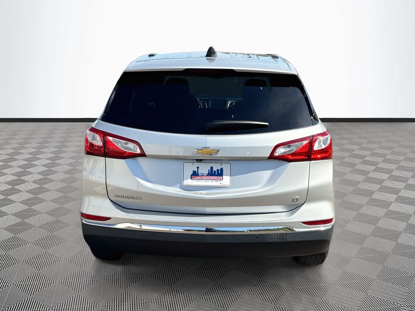 Used 2018 Chevrolet Equinox LT FWD image 6