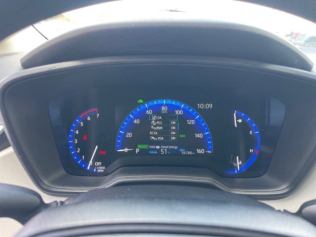 Used 2022 Toyota Corolla LE image 4