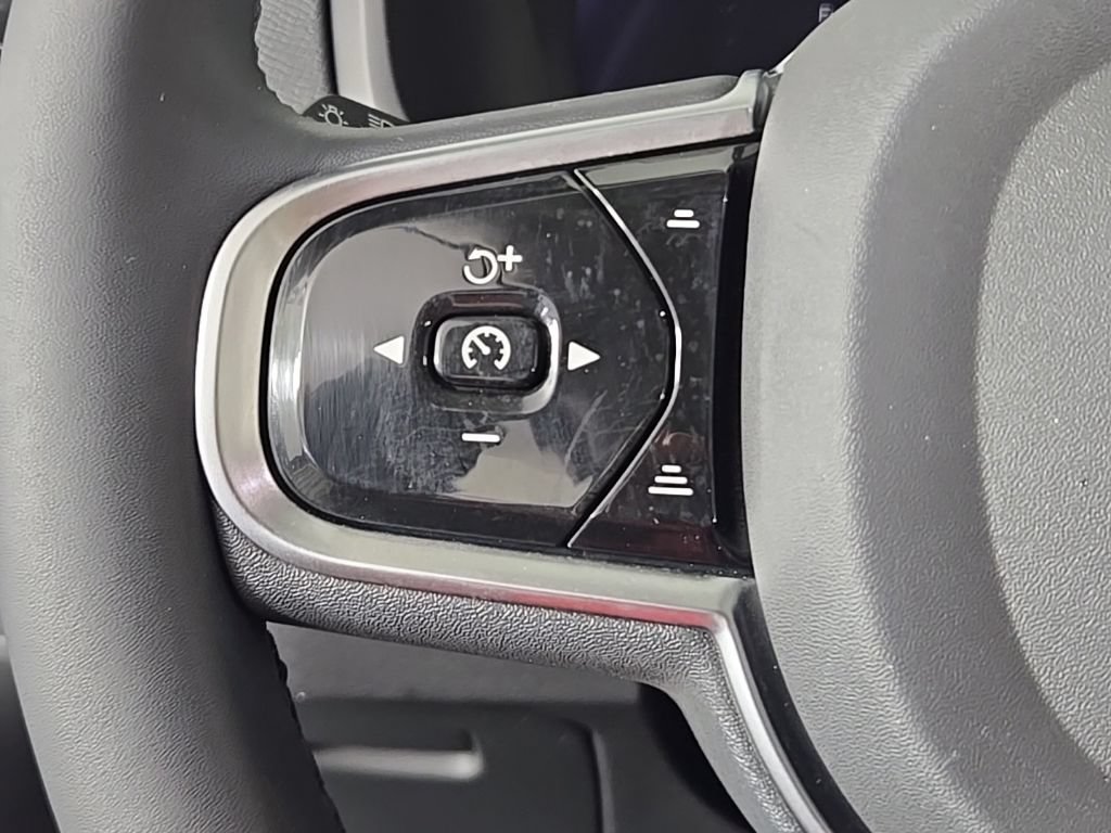 Certified 2023 Volvo XC90 B6 Plus w/ Protection Package Premier AWD/4WD image 31