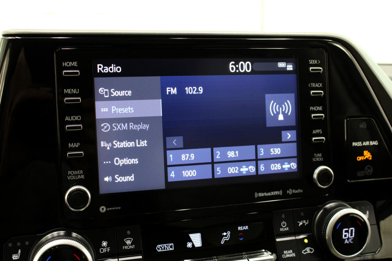 Used 2021 Toyota Highlander XLE image 62
