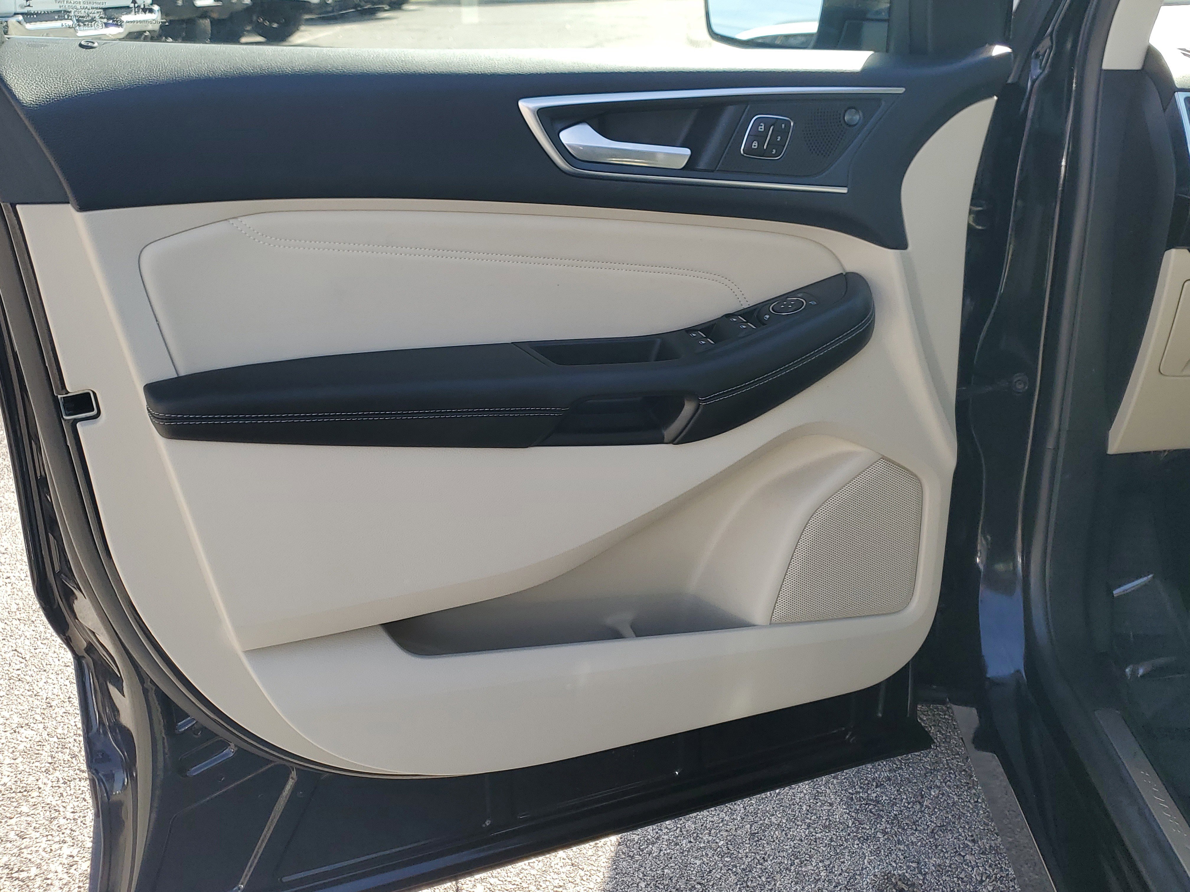 Certified 2024 Ford Edge Titanium image 19