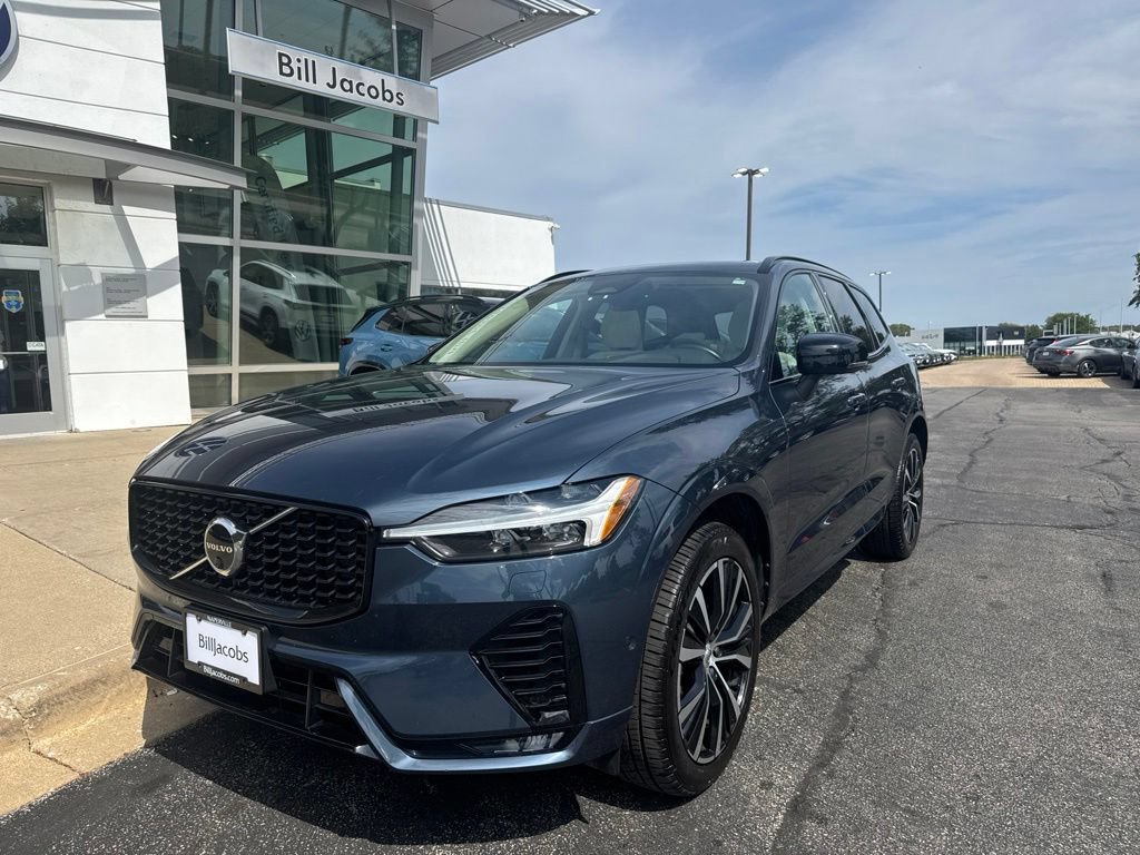 Used 2023 Volvo XC60 B5 Plus w/ Climate Package AWD/4WD image 2