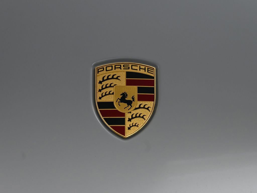 Certified 2021 Porsche Macan Turbo image 33