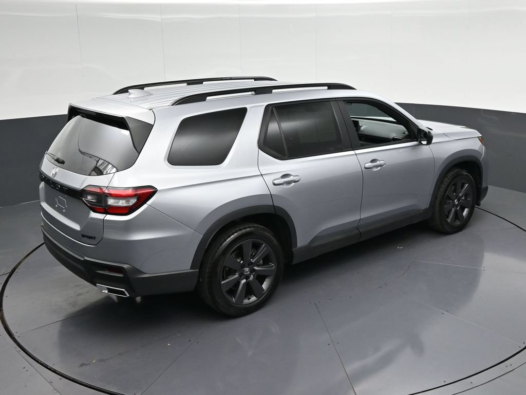 Used 2025 Honda Pilot Sport image 19