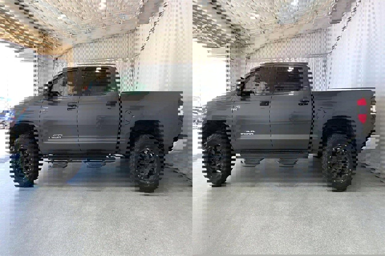 Used 2020 Toyota Tundra SR5 w/ SR5 Upgrade Package image 26