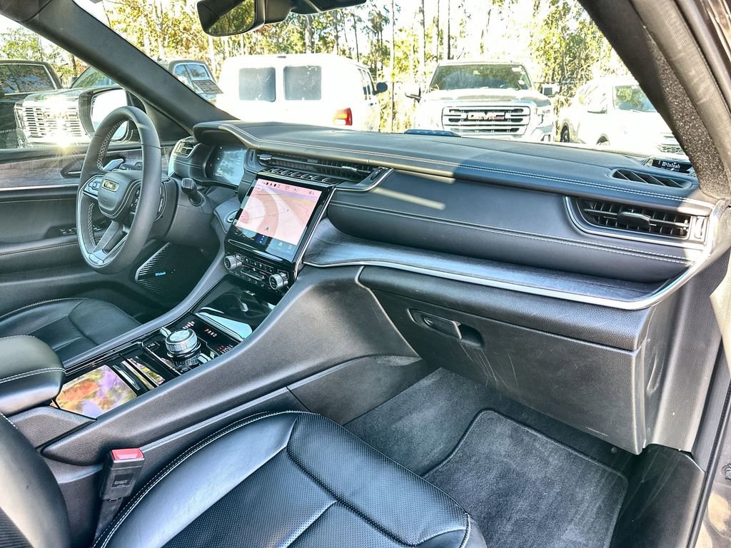 Used 2022 Jeep Grand Cherokee Overland image 30