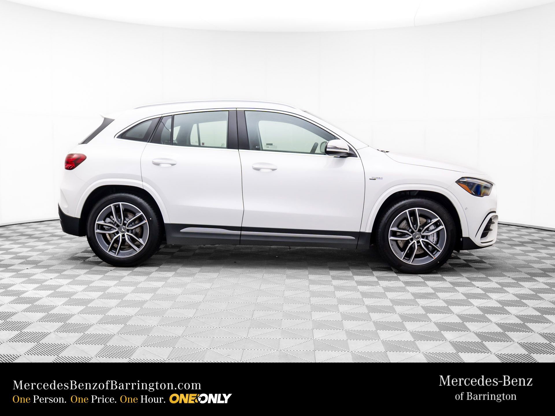 New 2026 Mercedes-Benz GLA 35 AMG 4MATIC image 7