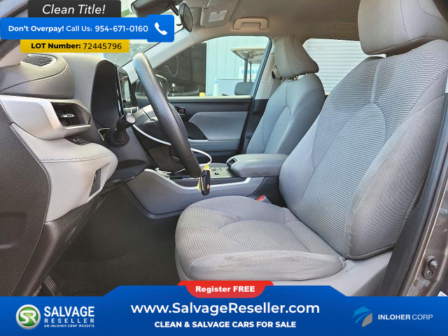 Used 2023 Toyota Highlander L FWD image 9