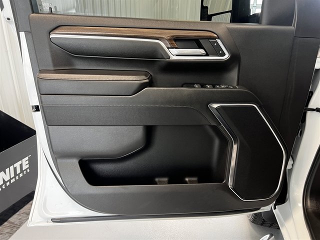 Used 2024 Chevrolet Silverado 3500 LT image 10