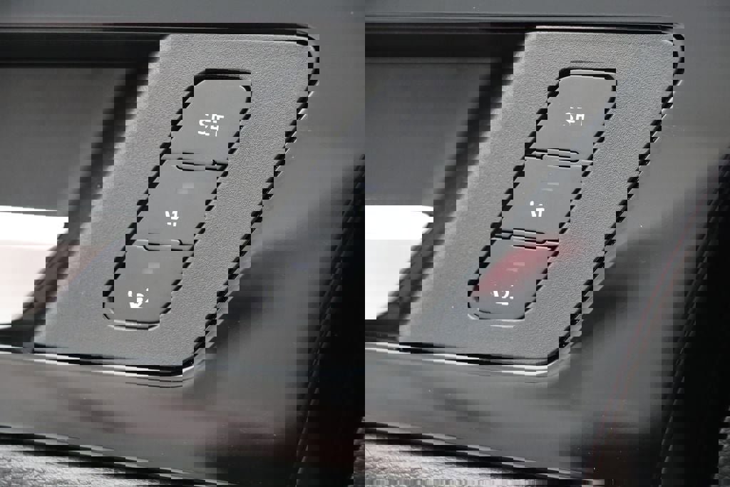 Used 2023 Mitsubishi Outlander SEL image 29