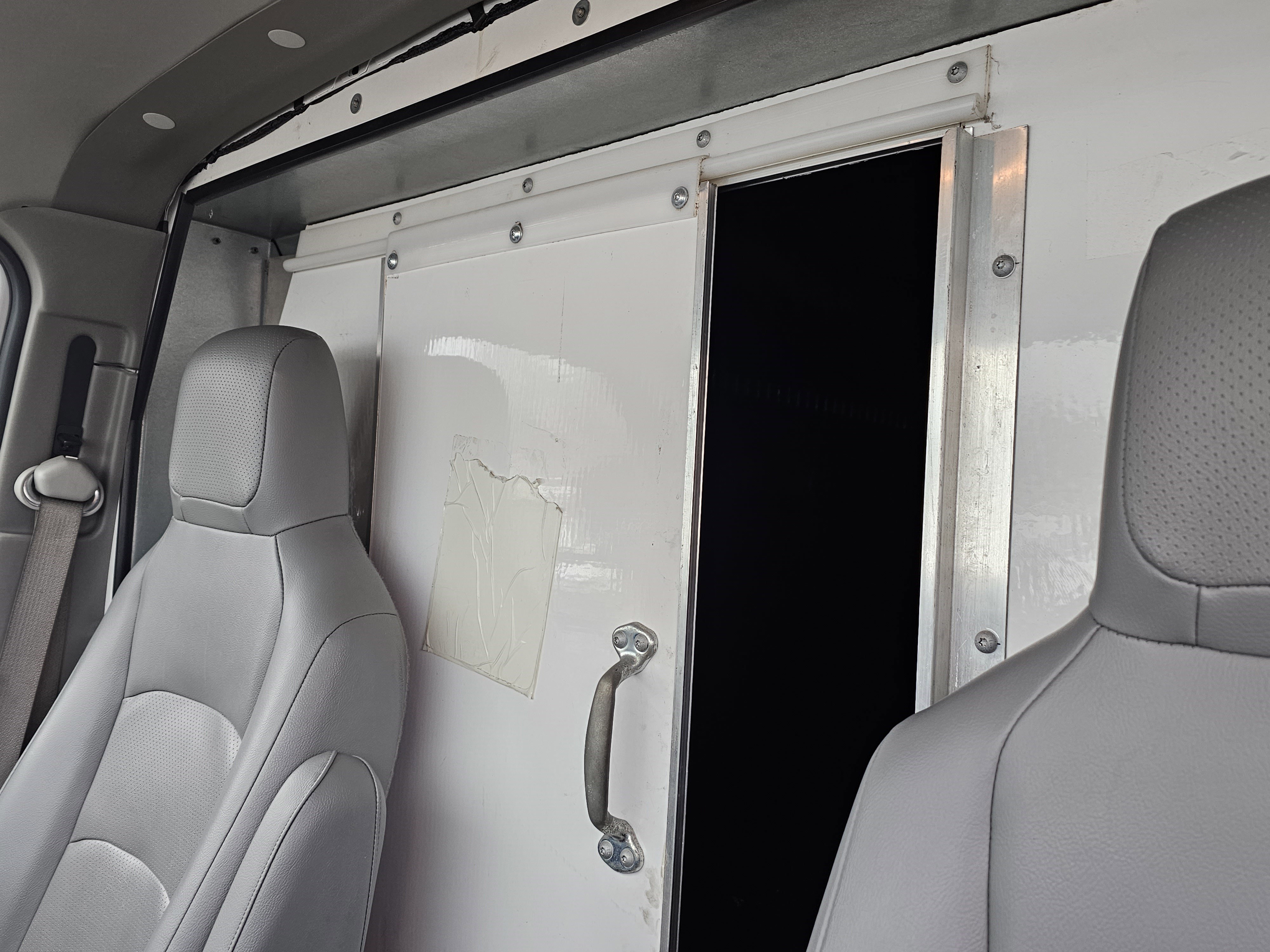 Used 2019 Ford E-350 and Econoline 350 Super Duty w/ Power Windows & Locks Group image 13