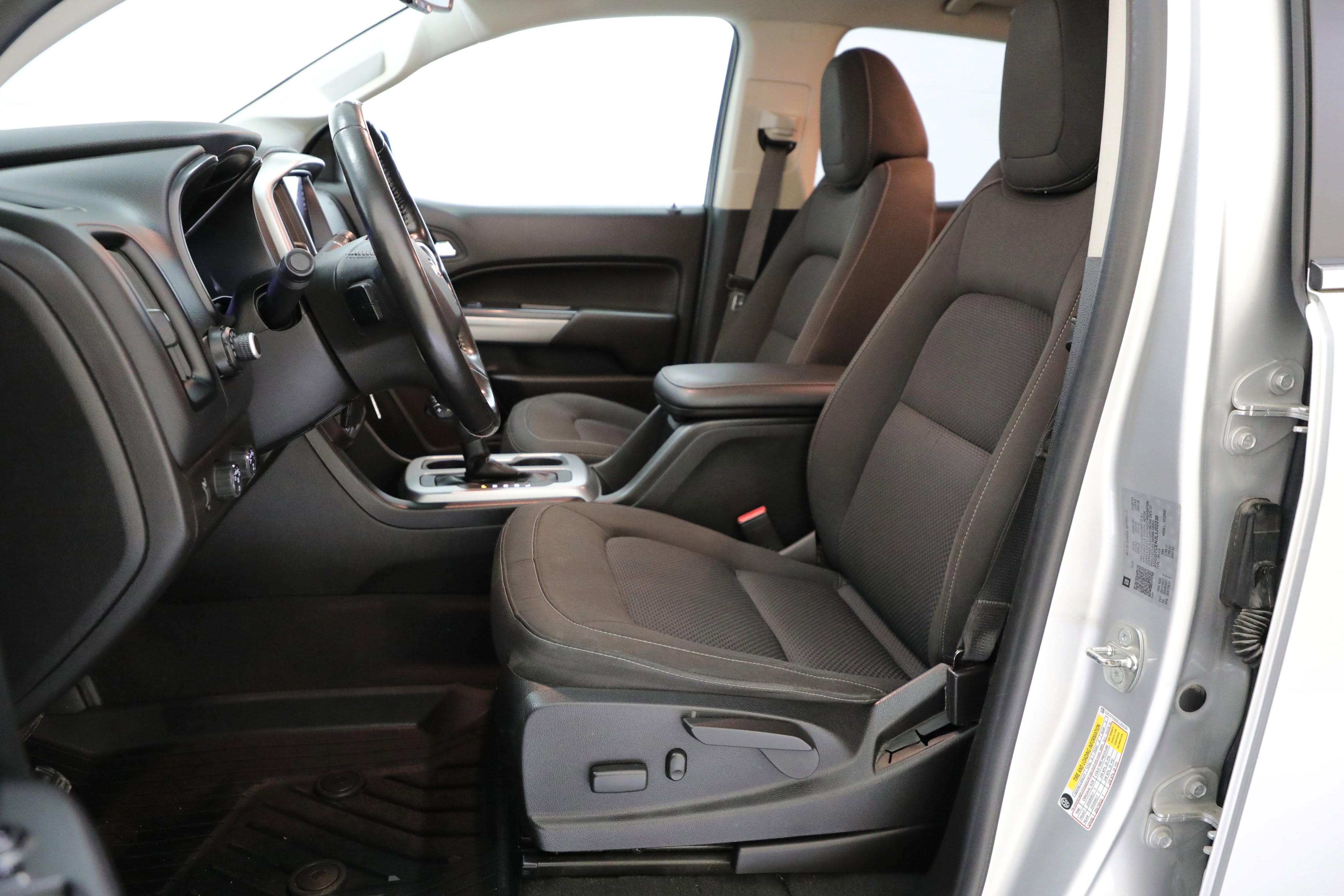 Used 2020 Chevrolet Colorado LT w/ LT Convenience Package image 8