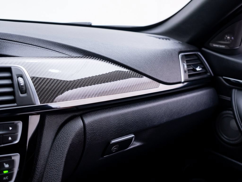 Used 2018 BMW M4 Convertible RWD image 33