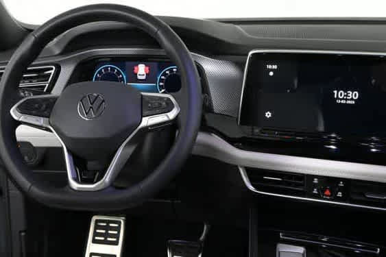 New 2026 Volkswagen Atlas Cross Sport SEL Premium R-Line image 8