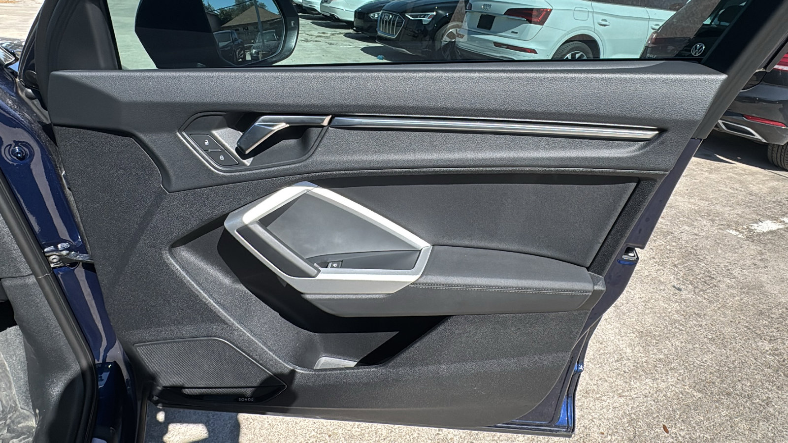 Used 2025 Audi Q3 2.0T Premium Plus w/ Premium Plus Package image 30