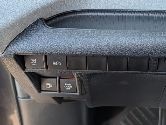 Certified 2025 Toyota Sienna XLE FWD image 23