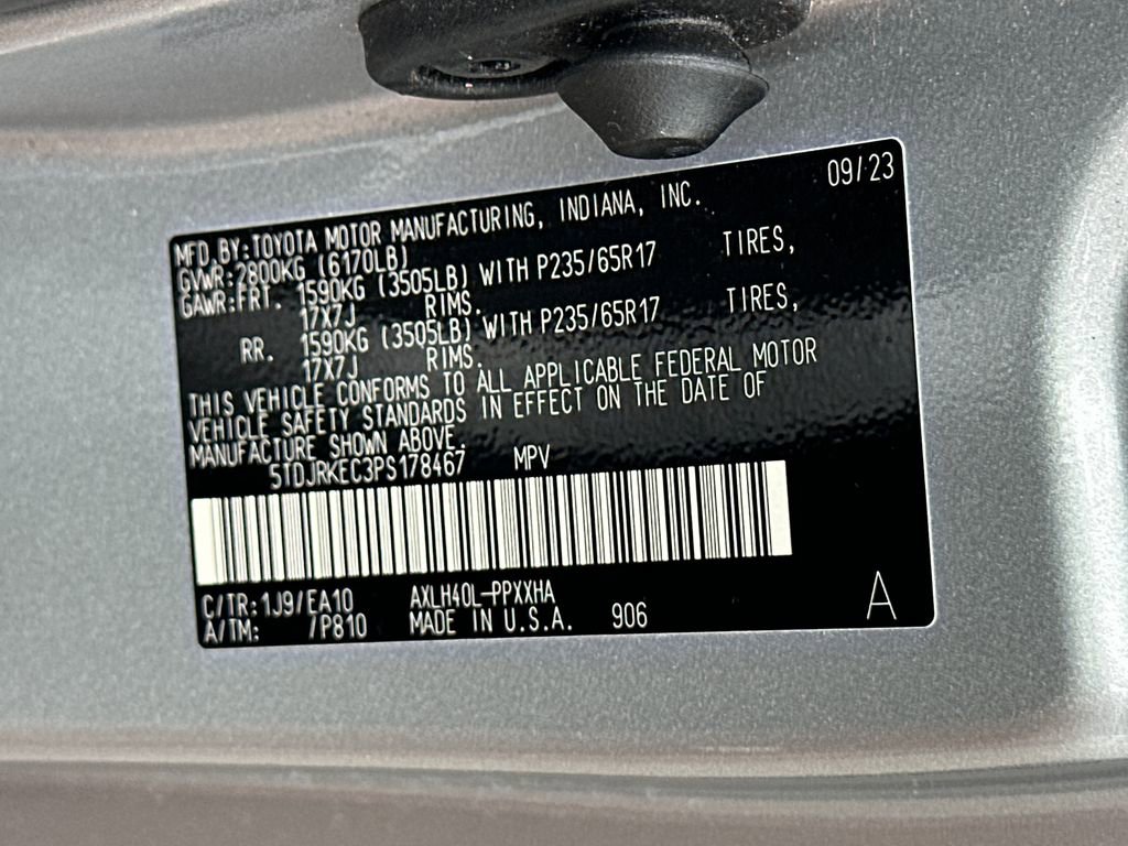 Used 2023 Toyota Sienna XLE image 22