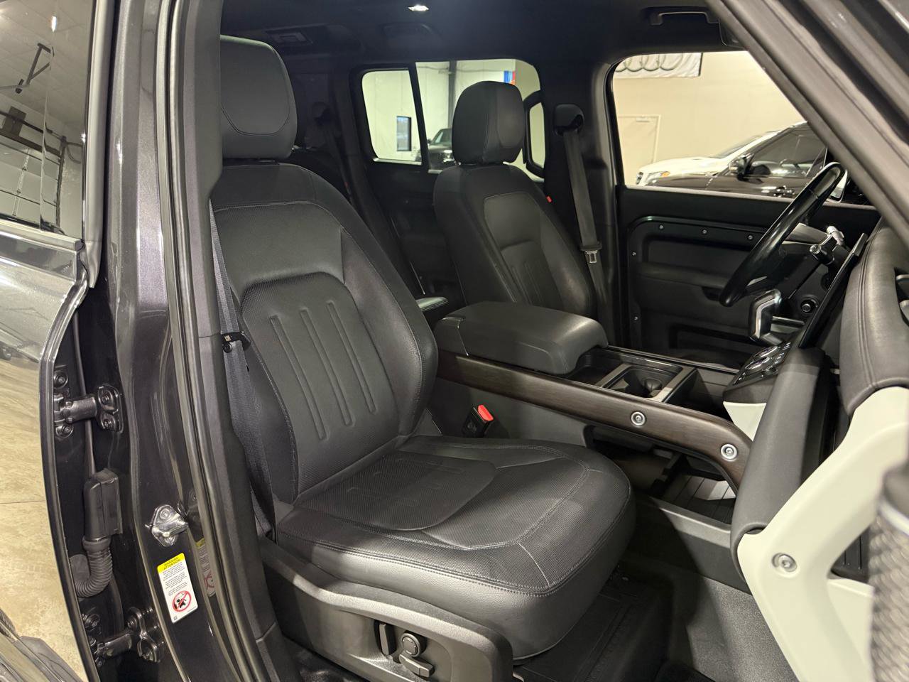 Used 2022 Land Rover Defender 110 X-Dynamic SE AWD/4WD image 30