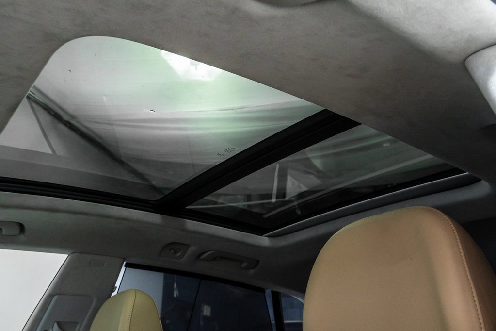 Used 2020 Audi Q8 Prestige w/ Prestige Package image 29