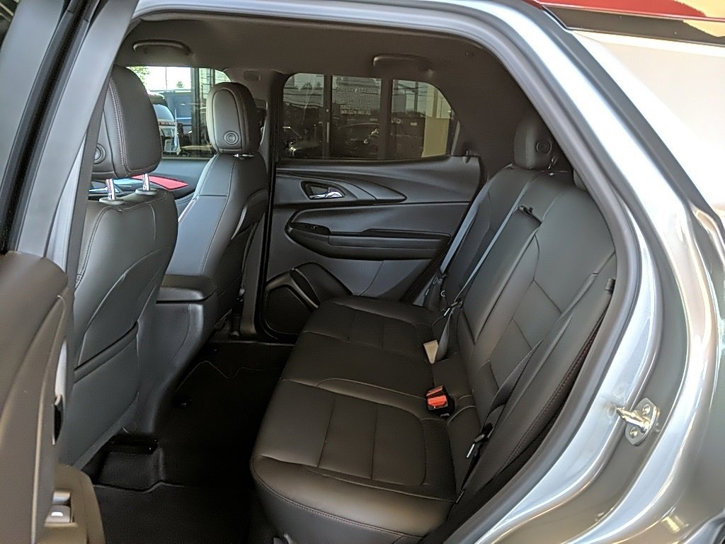 Used 2025 Chevrolet TrailBlazer RS w/ Driver Confidence Package image 11
