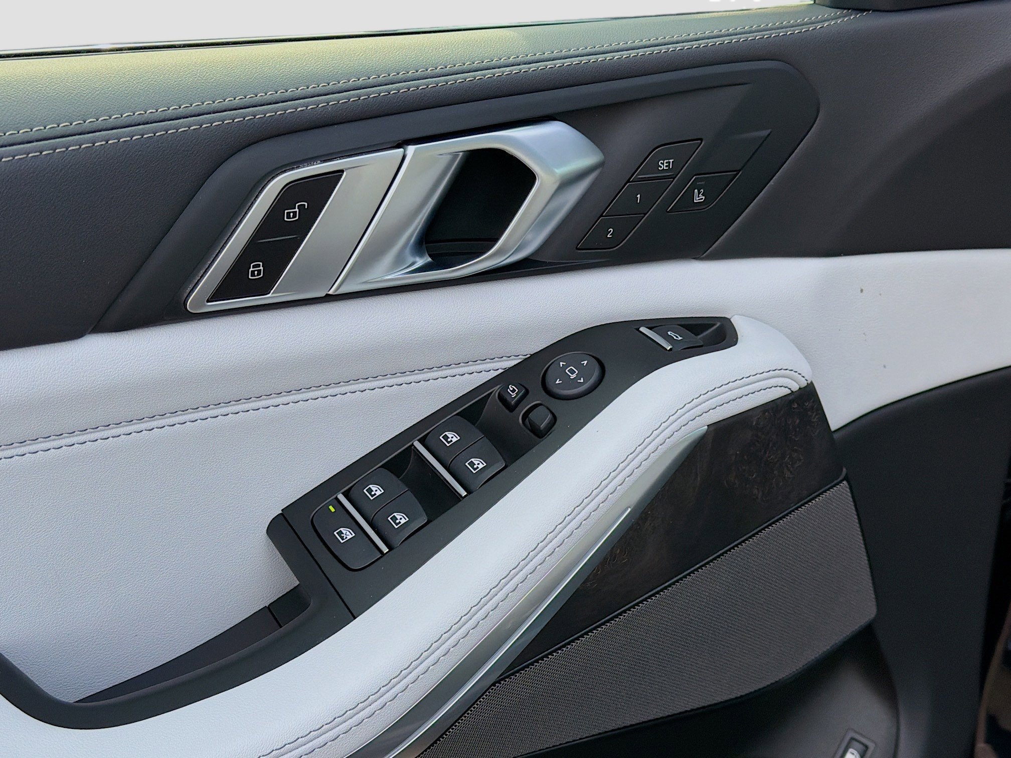 New 2026 BMW X5 xDrive50e w/ Executive Package image 23