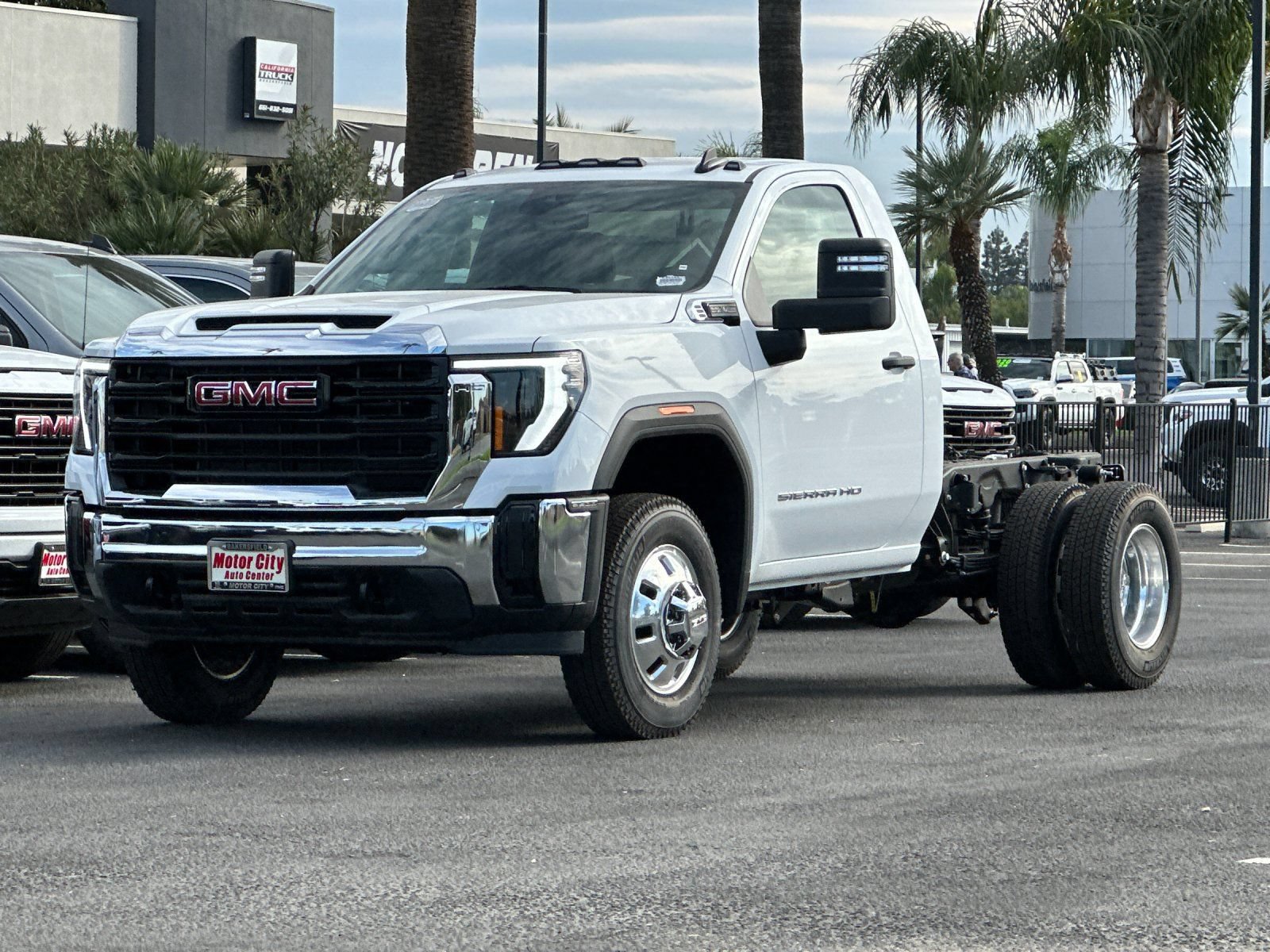 New 2025 GMC Sierra 3500 Pro w/ Convenience Package AWD/4WD image 8