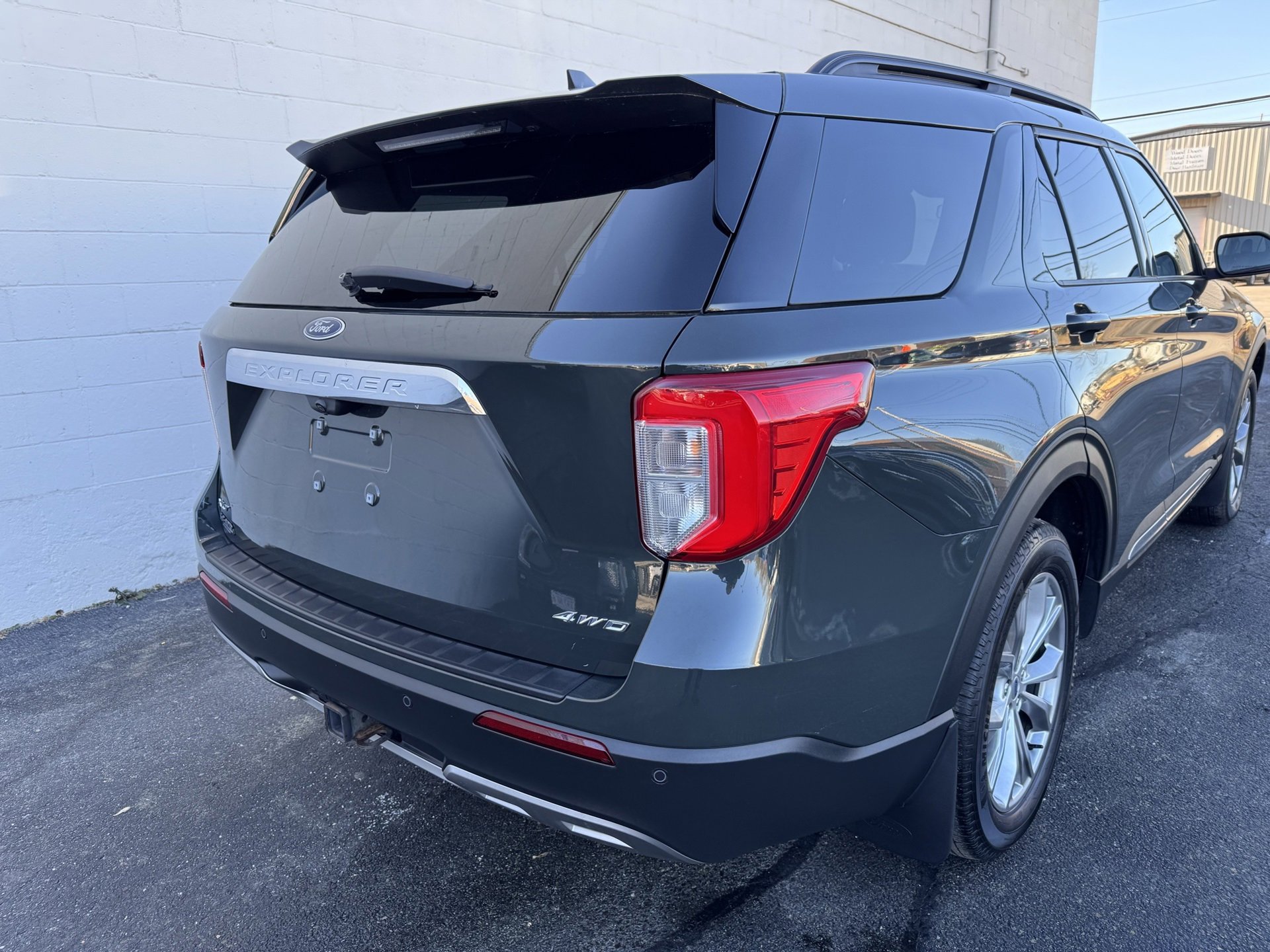 Used 2022 Ford Explorer XLT w/ Equipment Group 202A image 7